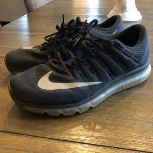 Men’s Nike sneakers